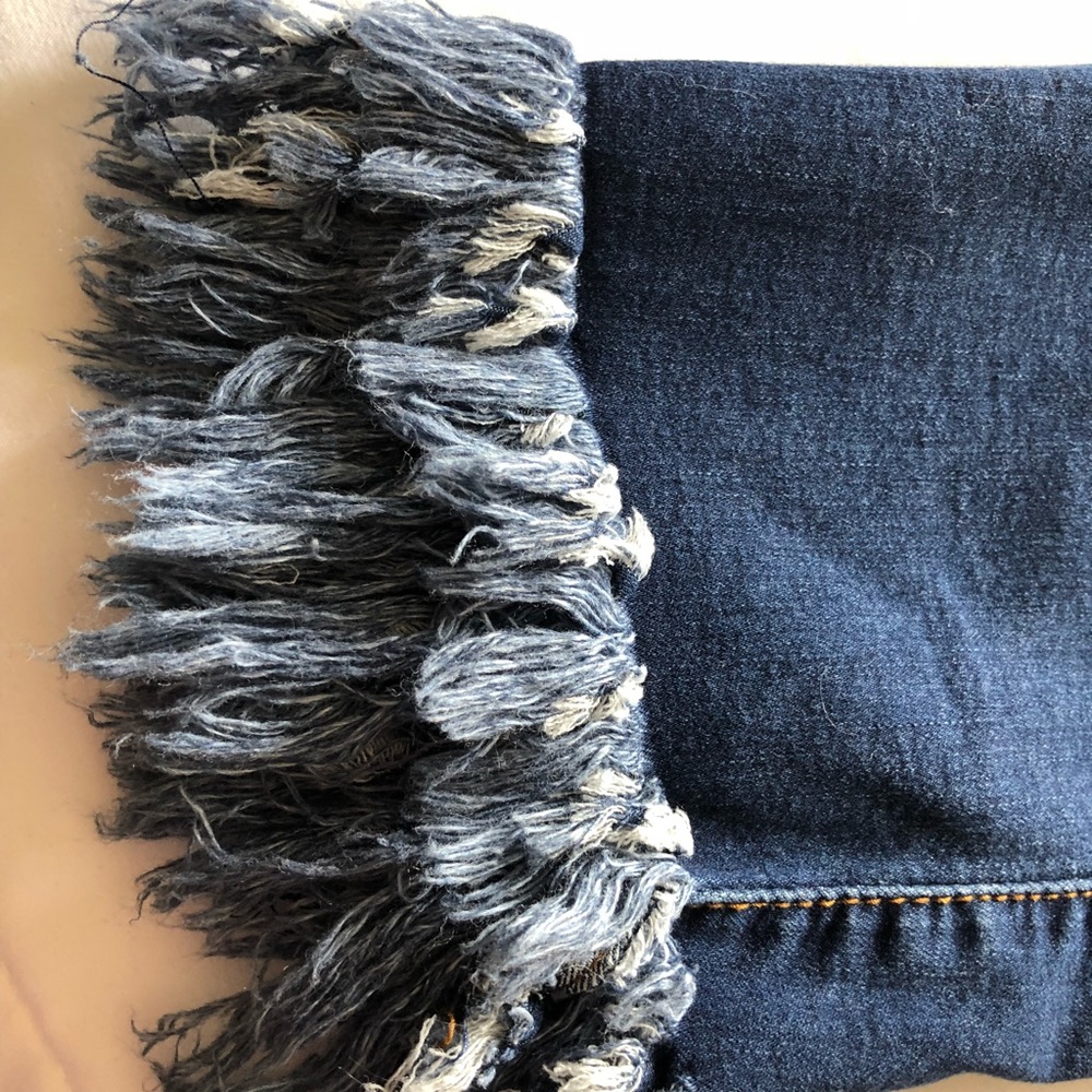 LoLo Ripped Jeans - Picture 5 of 6